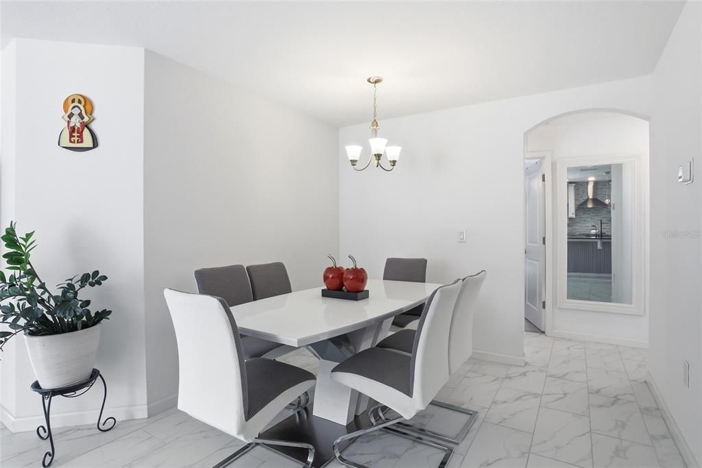 Active With Contract: $280,000 (4 beds, 3 baths, 2121 Square Feet)