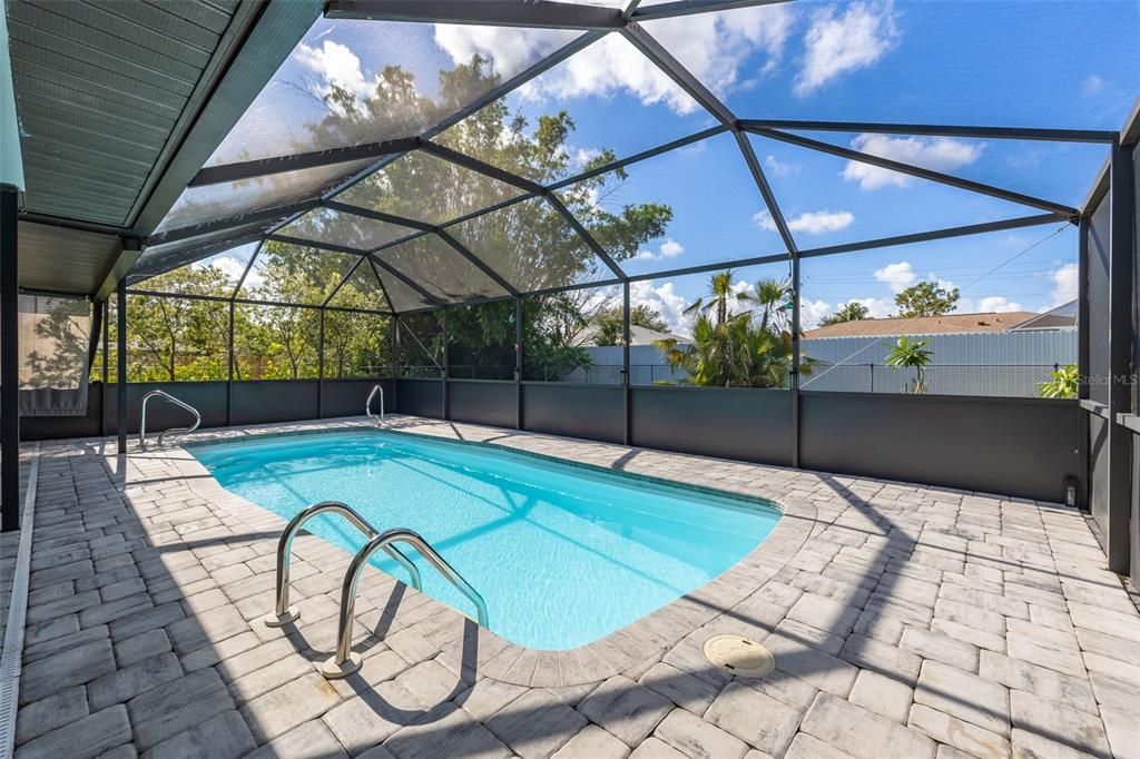На продажу: $369,999 (3 спален, 2 ванн, 1189 Квадратных фут)
