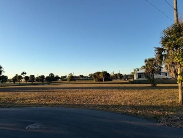 На продажу: $37,500 (0.25 acres)