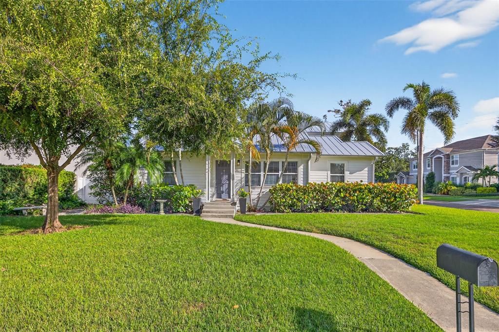 Recently Sold: $1,215,000 (4 beds, 2 baths, 2364 Square Feet)