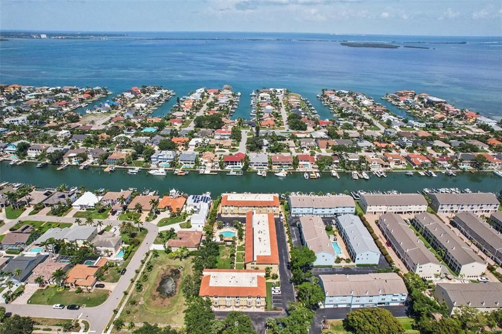 En Venta: $569,999 (3 camas, 3 baños, 2236 Pies cuadrados)