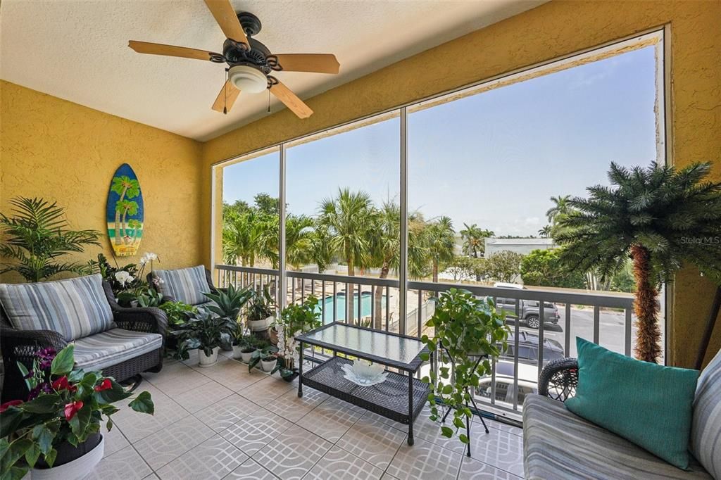 En Venta: $569,999 (3 camas, 3 baños, 2236 Pies cuadrados)