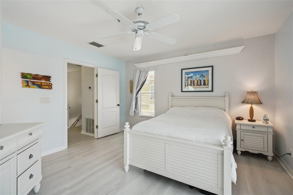 En Venta: $569,999 (3 camas, 3 baños, 2236 Pies cuadrados)