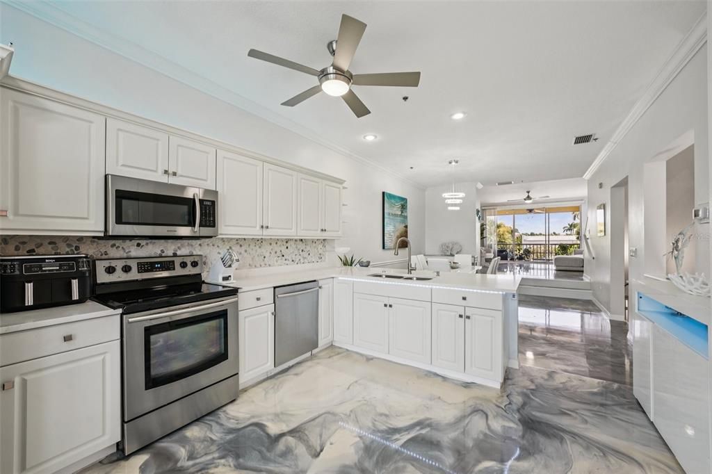 En Venta: $569,999 (3 camas, 3 baños, 2236 Pies cuadrados)