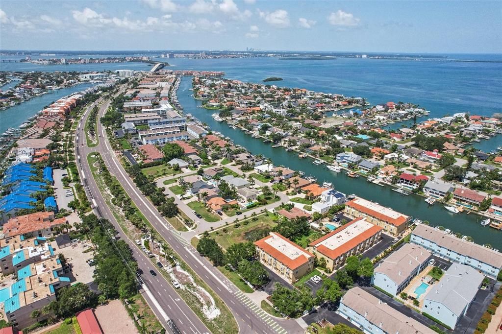 En Venta: $569,999 (3 camas, 3 baños, 2236 Pies cuadrados)