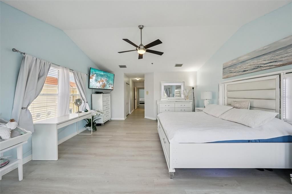 En Venta: $569,999 (3 camas, 3 baños, 2236 Pies cuadrados)