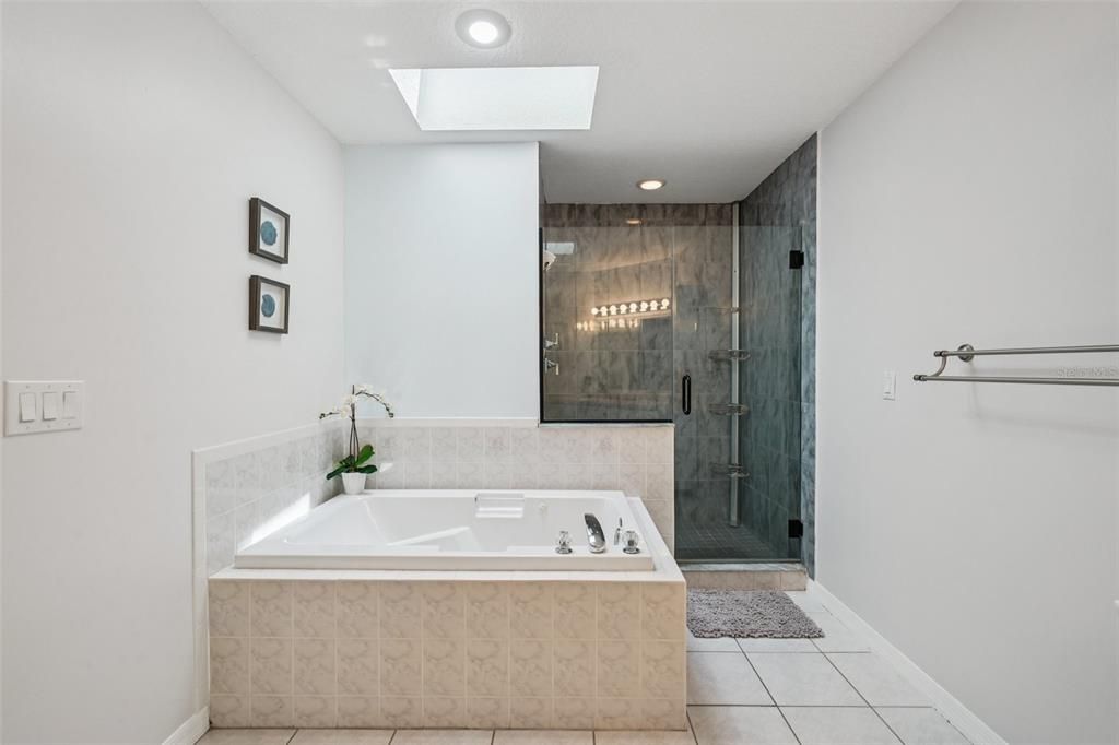 En Venta: $569,999 (3 camas, 3 baños, 2236 Pies cuadrados)