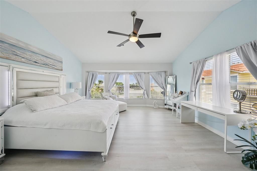 En Venta: $569,999 (3 camas, 3 baños, 2236 Pies cuadrados)