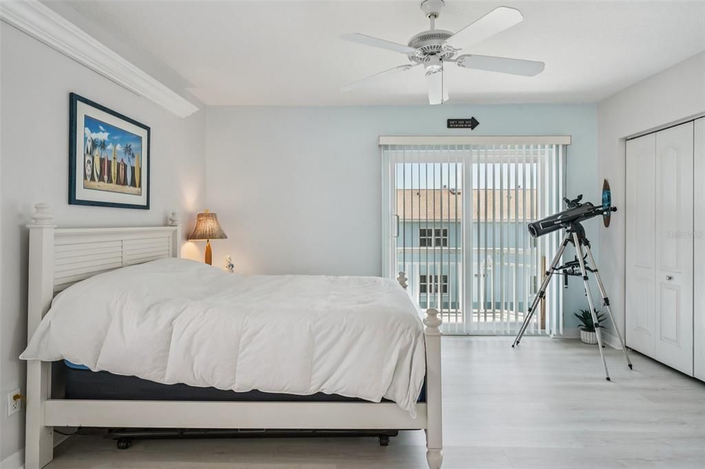 En Venta: $569,999 (3 camas, 3 baños, 2236 Pies cuadrados)