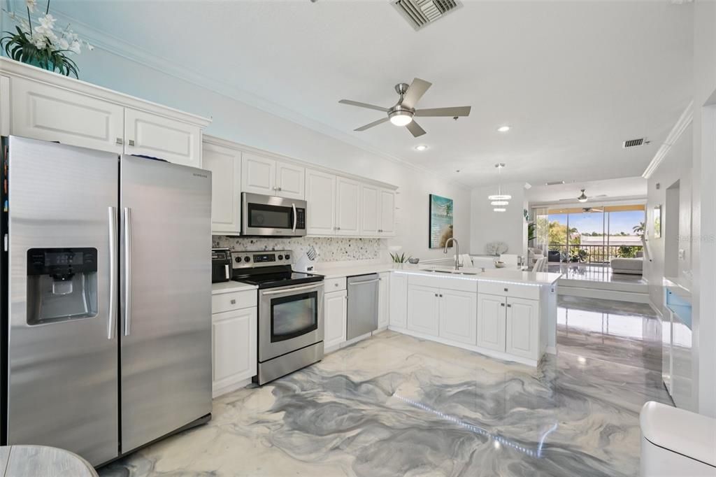 En Venta: $569,999 (3 camas, 3 baños, 2236 Pies cuadrados)