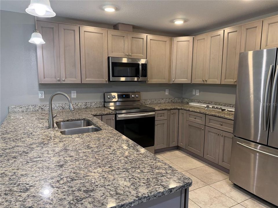 For Rent: $1,900 (3 beds, 2 baths, 1190 Square Feet)