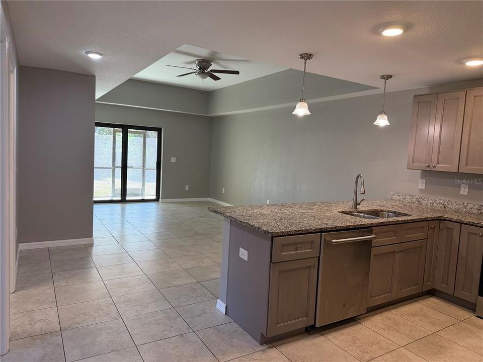 For Rent: $1,900 (3 beds, 2 baths, 1190 Square Feet)