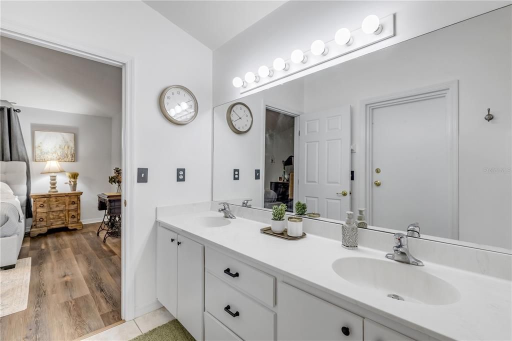 Activo con contrato: $459,900 (3 camas, 2 baños, 1869 Pies cuadrados)