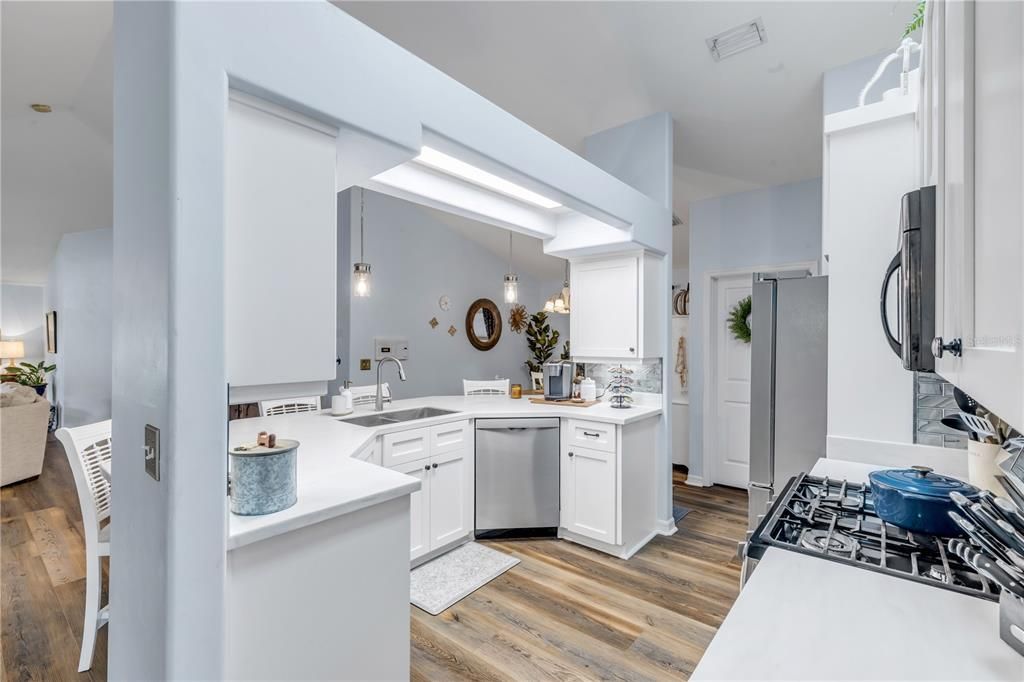 Activo con contrato: $459,900 (3 camas, 2 baños, 1869 Pies cuadrados)