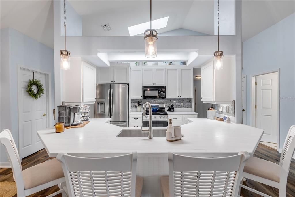 Activo con contrato: $459,900 (3 camas, 2 baños, 1869 Pies cuadrados)
