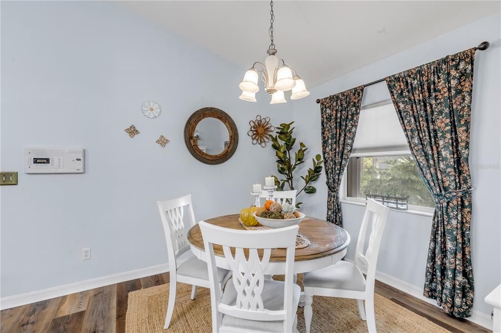 Activo con contrato: $459,900 (3 camas, 2 baños, 1869 Pies cuadrados)