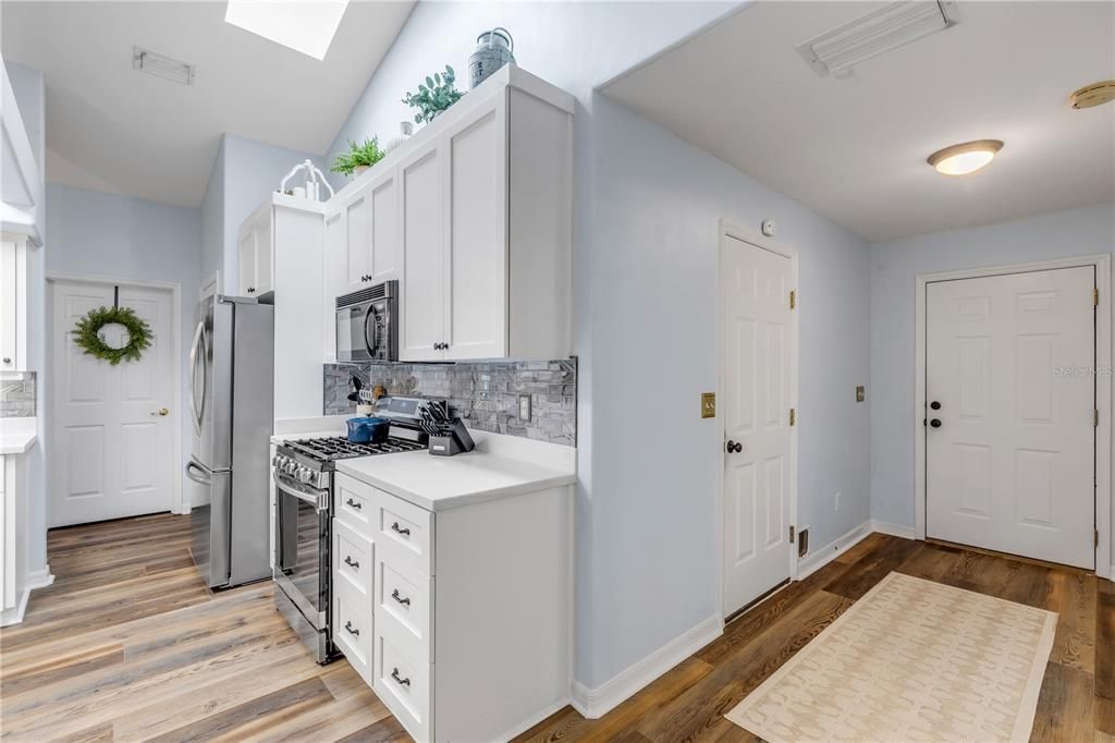 Activo con contrato: $459,900 (3 camas, 2 baños, 1869 Pies cuadrados)