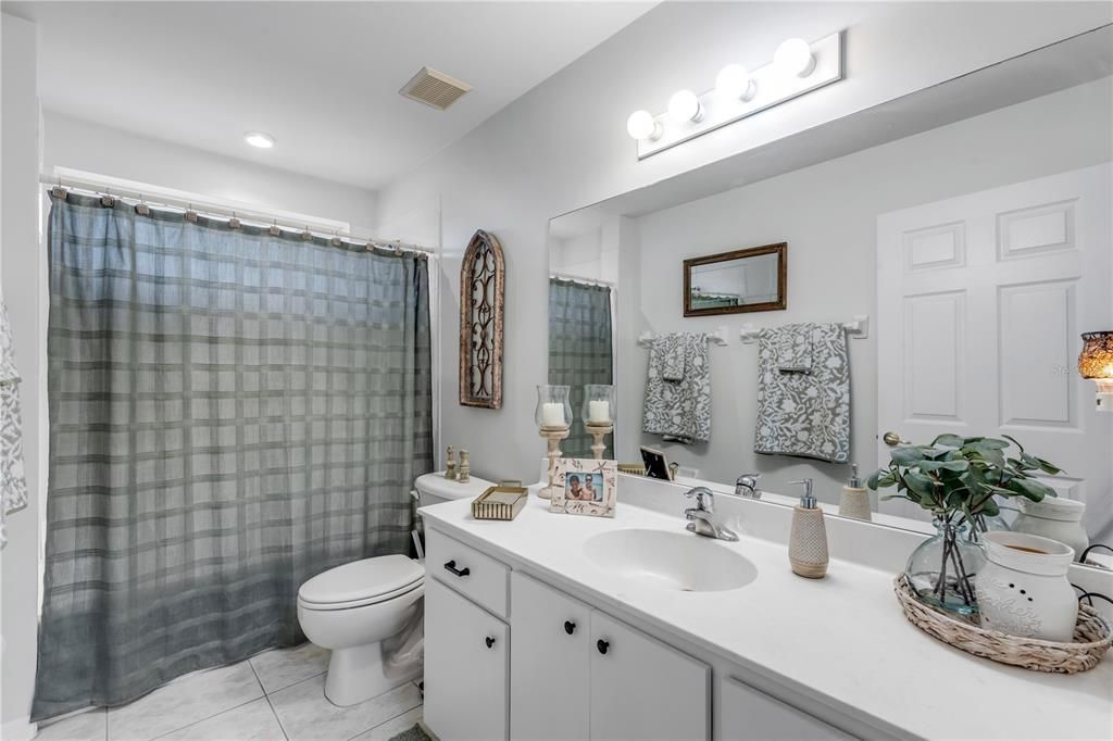 Activo con contrato: $459,900 (3 camas, 2 baños, 1869 Pies cuadrados)