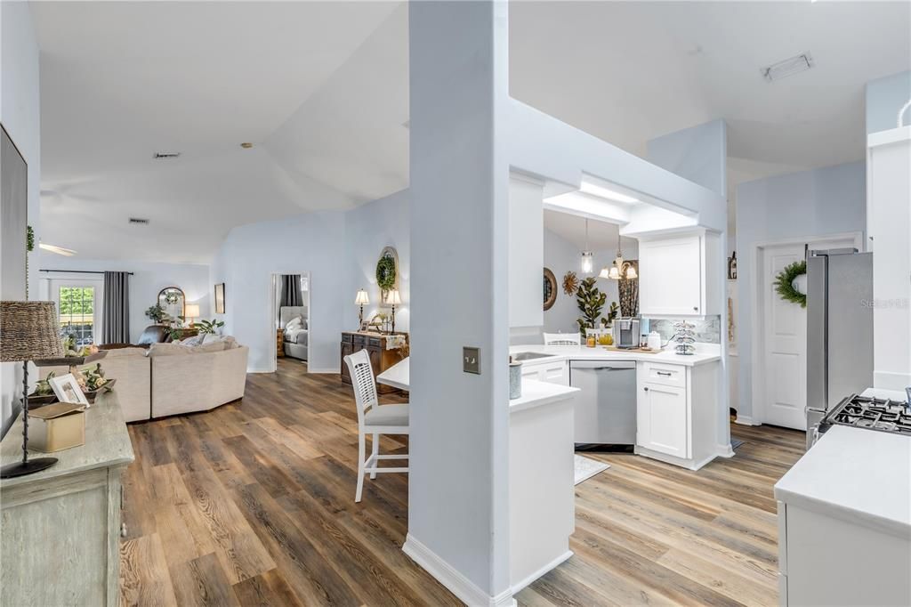 Activo con contrato: $459,900 (3 camas, 2 baños, 1869 Pies cuadrados)