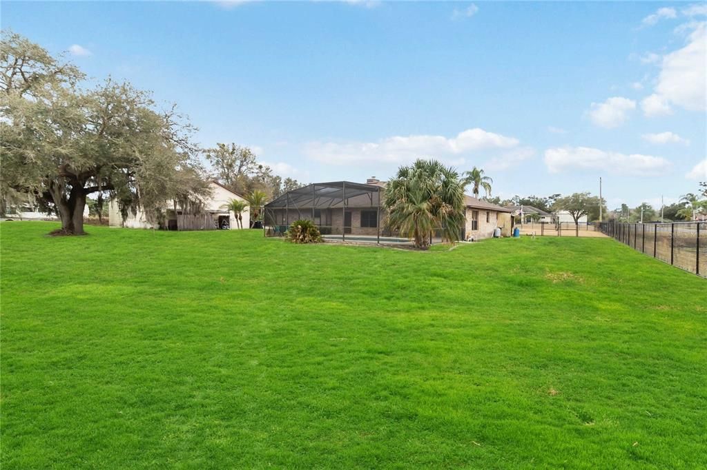 En Venta: $795,000 (4 camas, 3 baños, 2717 Pies cuadrados)