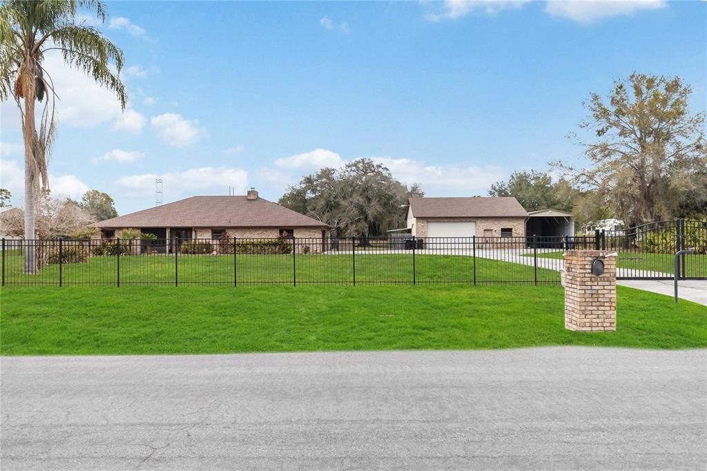 En Venta: $795,000 (4 camas, 3 baños, 2717 Pies cuadrados)