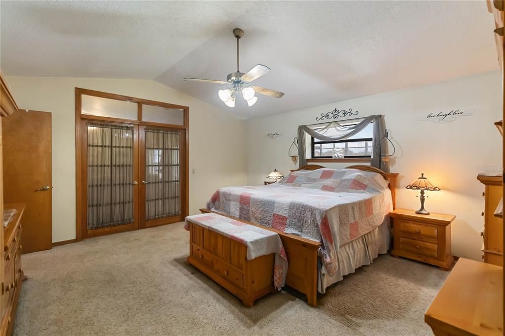 En Venta: $795,000 (4 camas, 3 baños, 2717 Pies cuadrados)