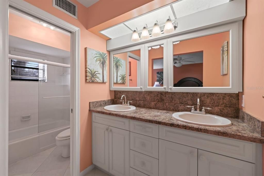 For Sale: $499,000 (2 beds, 2 baths, 1697 Square Feet)