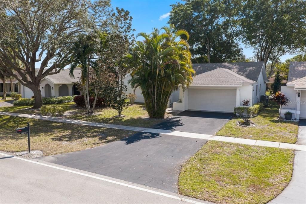 For Sale: $499,000 (2 beds, 2 baths, 1697 Square Feet)