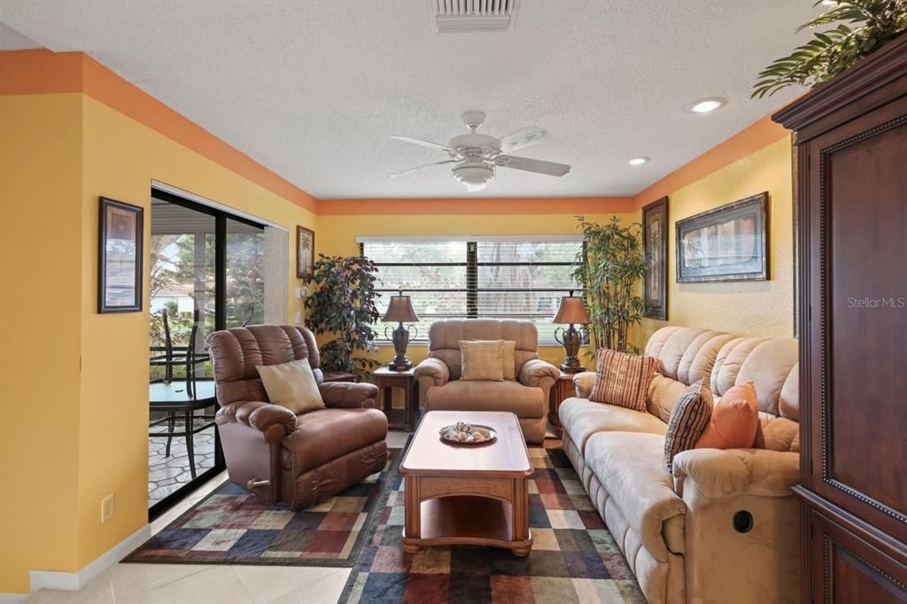 For Sale: $499,000 (2 beds, 2 baths, 1697 Square Feet)