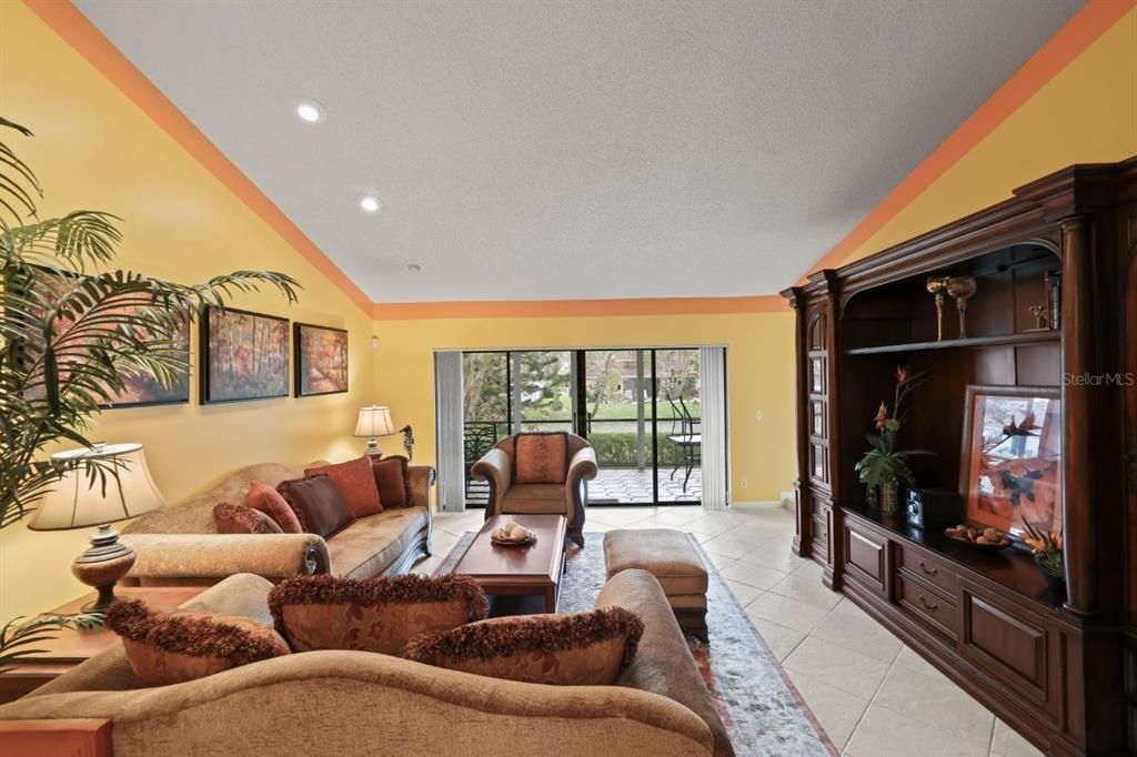 For Sale: $499,000 (2 beds, 2 baths, 1697 Square Feet)