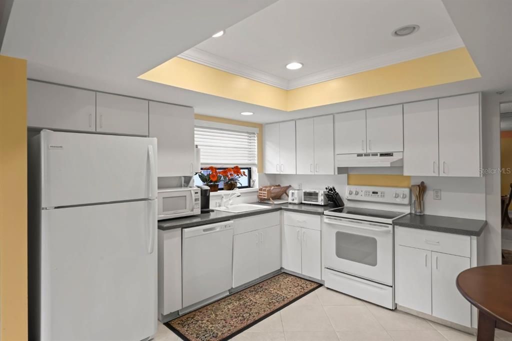 For Sale: $499,000 (2 beds, 2 baths, 1697 Square Feet)