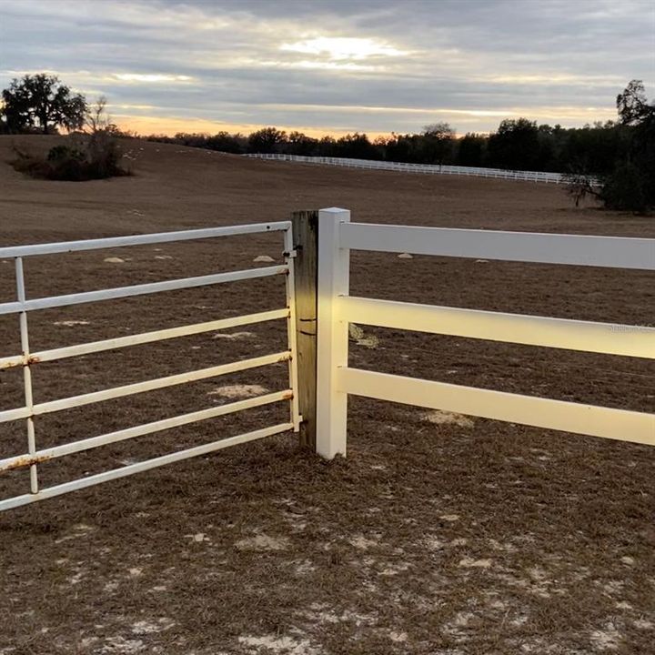 En Venta: $342,000 (10.00 acres)