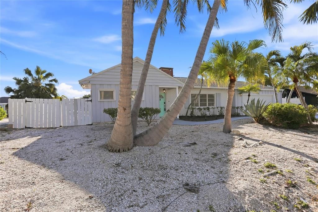 En Venta: $975,000 (3 camas, 3 baños, 1846 Pies cuadrados)