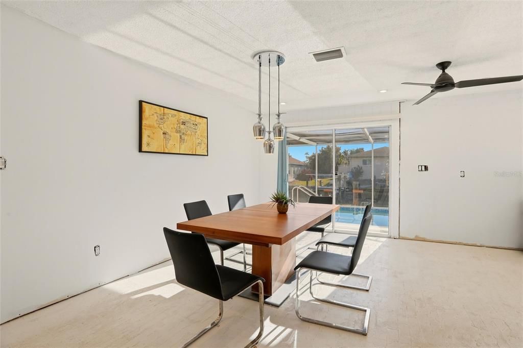 En Venta: $975,000 (3 camas, 3 baños, 1846 Pies cuadrados)