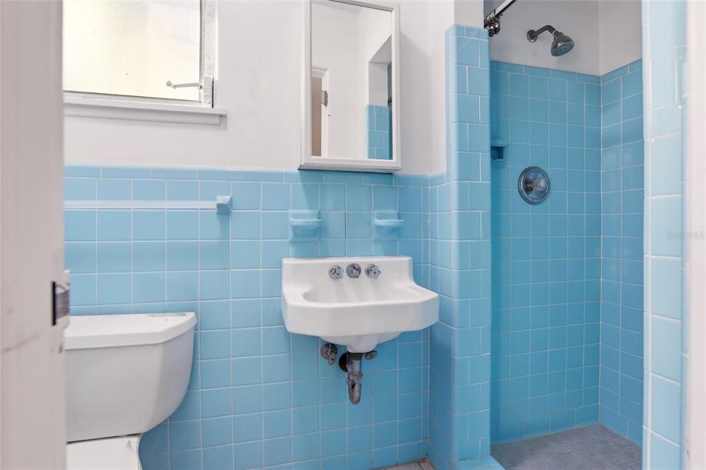 En Venta: $975,000 (3 camas, 3 baños, 1846 Pies cuadrados)