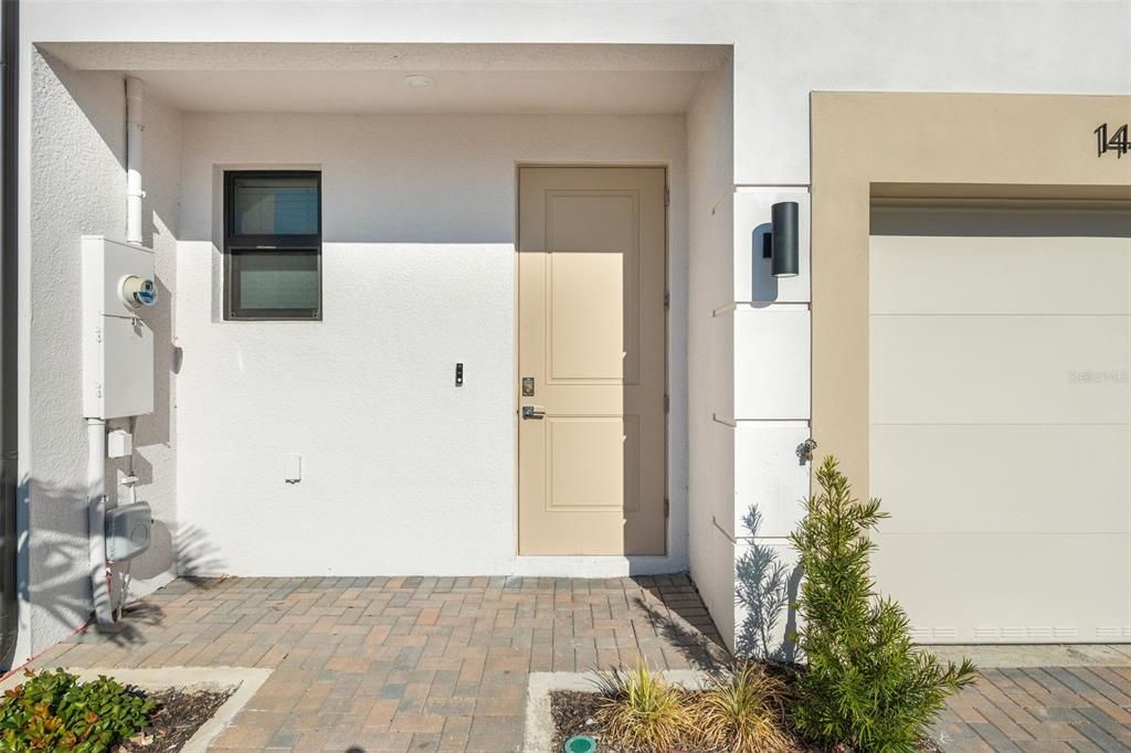 For Rent: $2,537 (2 beds, 2 baths, 1383 Square Feet)