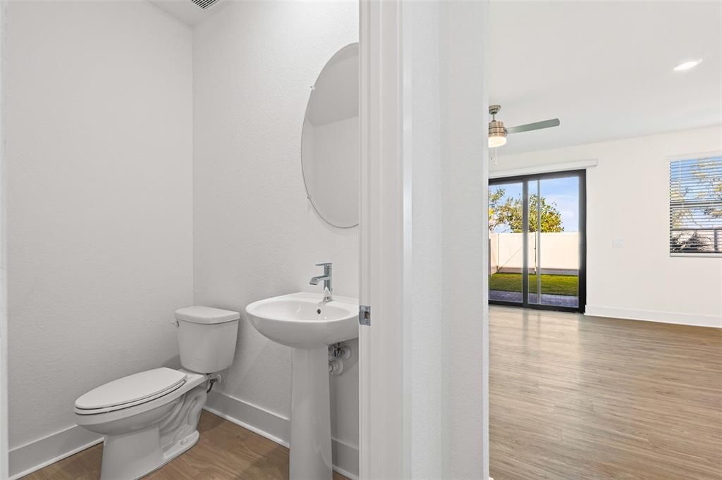 For Rent: $2,537 (2 beds, 2 baths, 1383 Square Feet)