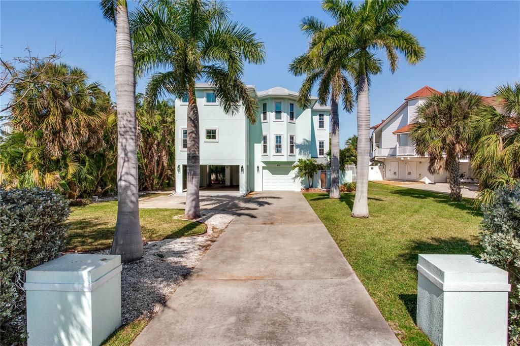 Active With Contract: $1,495,000 (3 beds, 3 baths, 3564 Square Feet)