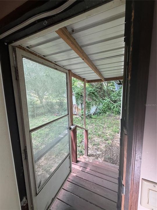 For Sale: $110,000 (3 beds, 2 baths, 1392 Square Feet)