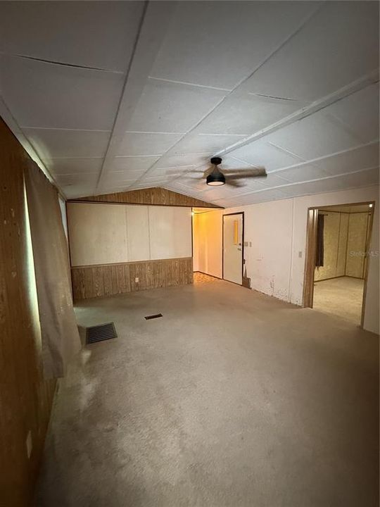 For Sale: $110,000 (3 beds, 2 baths, 1392 Square Feet)