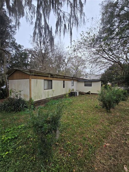 For Sale: $110,000 (3 beds, 2 baths, 1392 Square Feet)