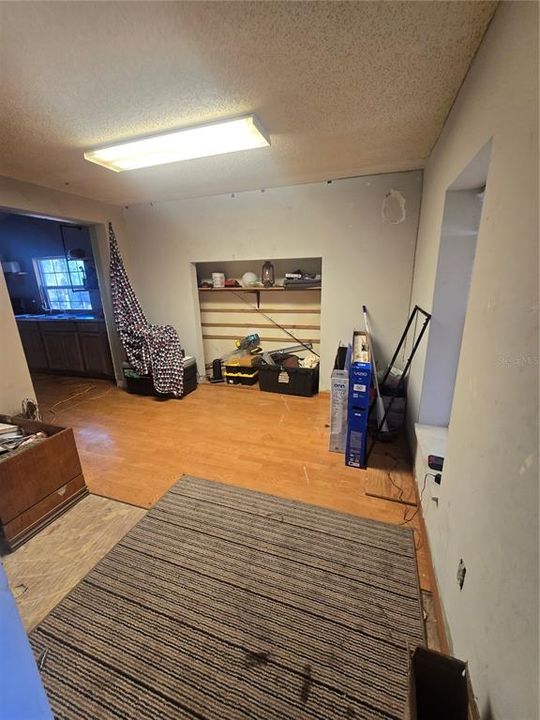 На продажу: $327,900 (3 спален, 1 ванн, 1392 Квадратных фут)