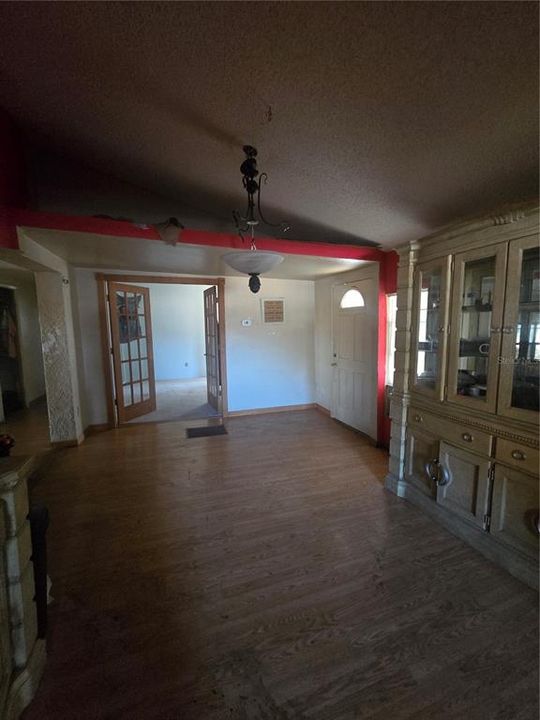 На продажу: $327,900 (3 спален, 1 ванн, 1392 Квадратных фут)