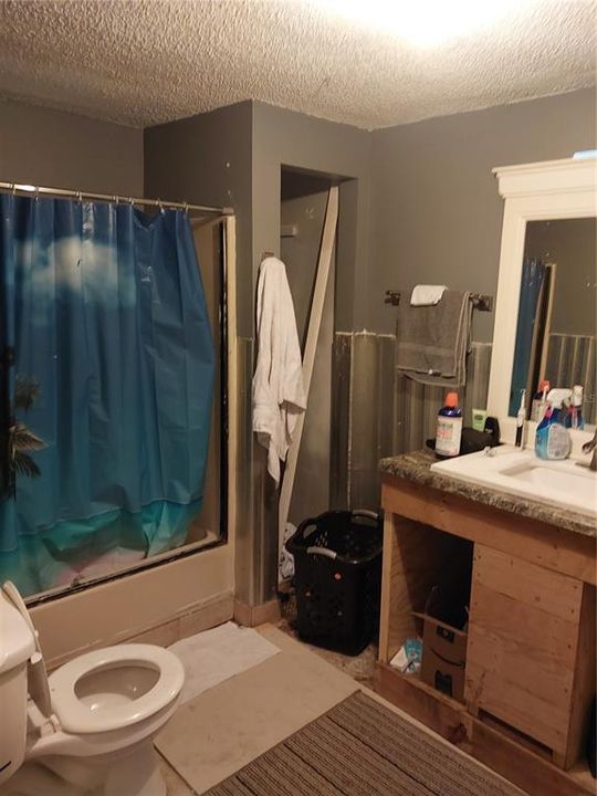 На продажу: $327,900 (3 спален, 1 ванн, 1392 Квадратных фут)