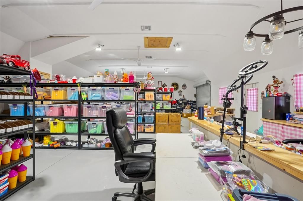 Activo con contrato: $575,000 (5 camas, 2 baños, 2833 Pies cuadrados)