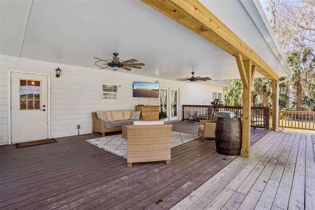 Activo con contrato: $575,000 (5 camas, 2 baños, 2833 Pies cuadrados)
