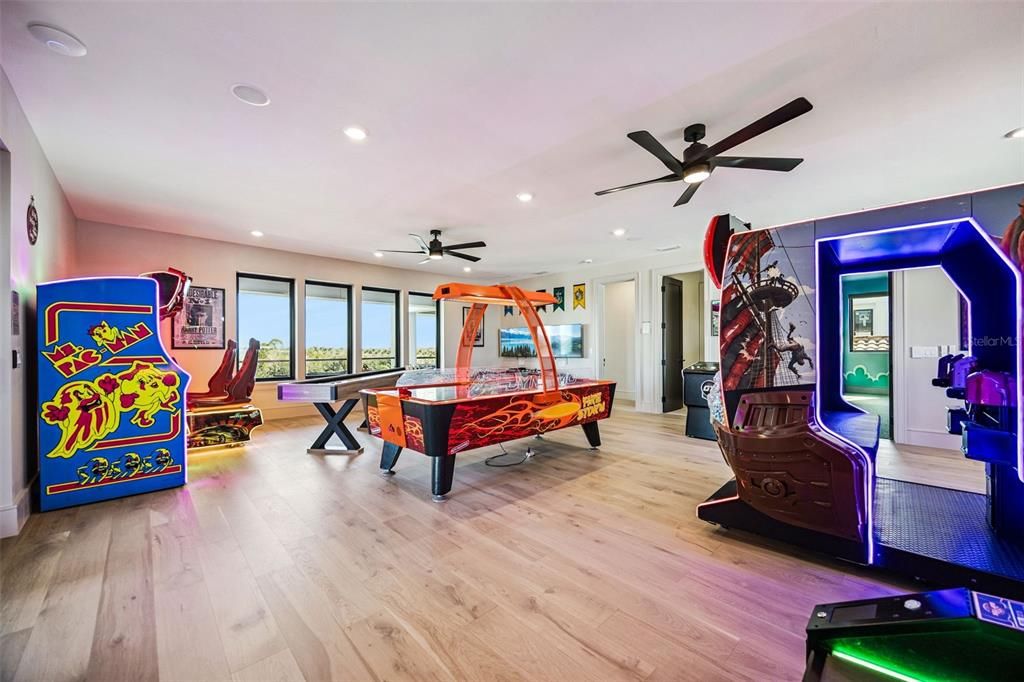 For Sale: $5,990,000 (10 beds, 10 baths, 10312 Square Feet)