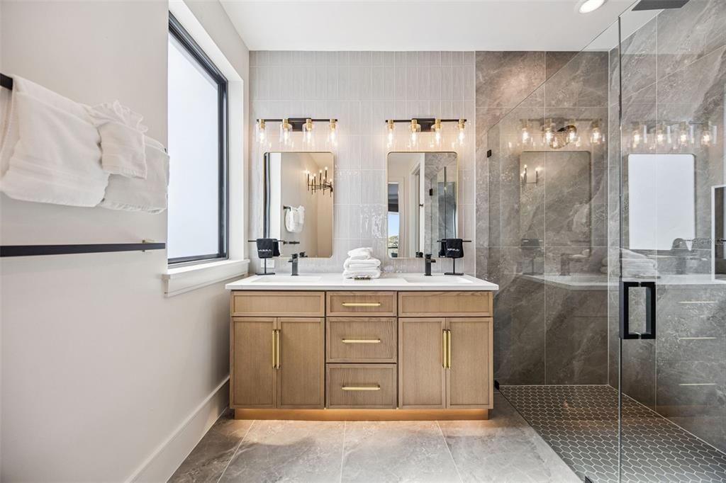 For Sale: $5,990,000 (10 beds, 10 baths, 10312 Square Feet)