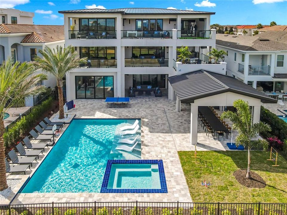 For Sale: $5,990,000 (10 beds, 10 baths, 10312 Square Feet)