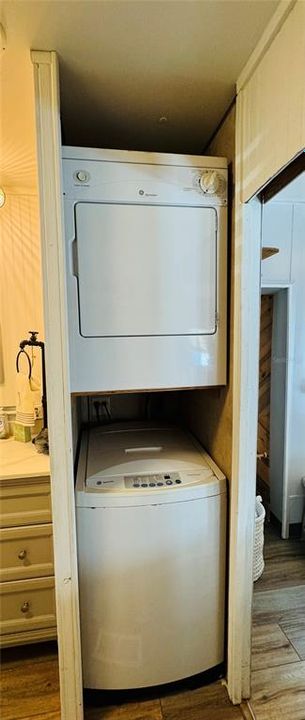 На продажу: $136,900 (1 спален, 1 ванн, 900 Квадратных фут)